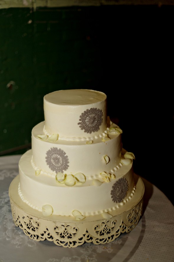 Vintage Style White Wedding Cake
