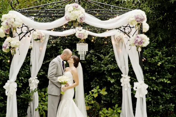 Deorated Arbor for Outdoor Wedding